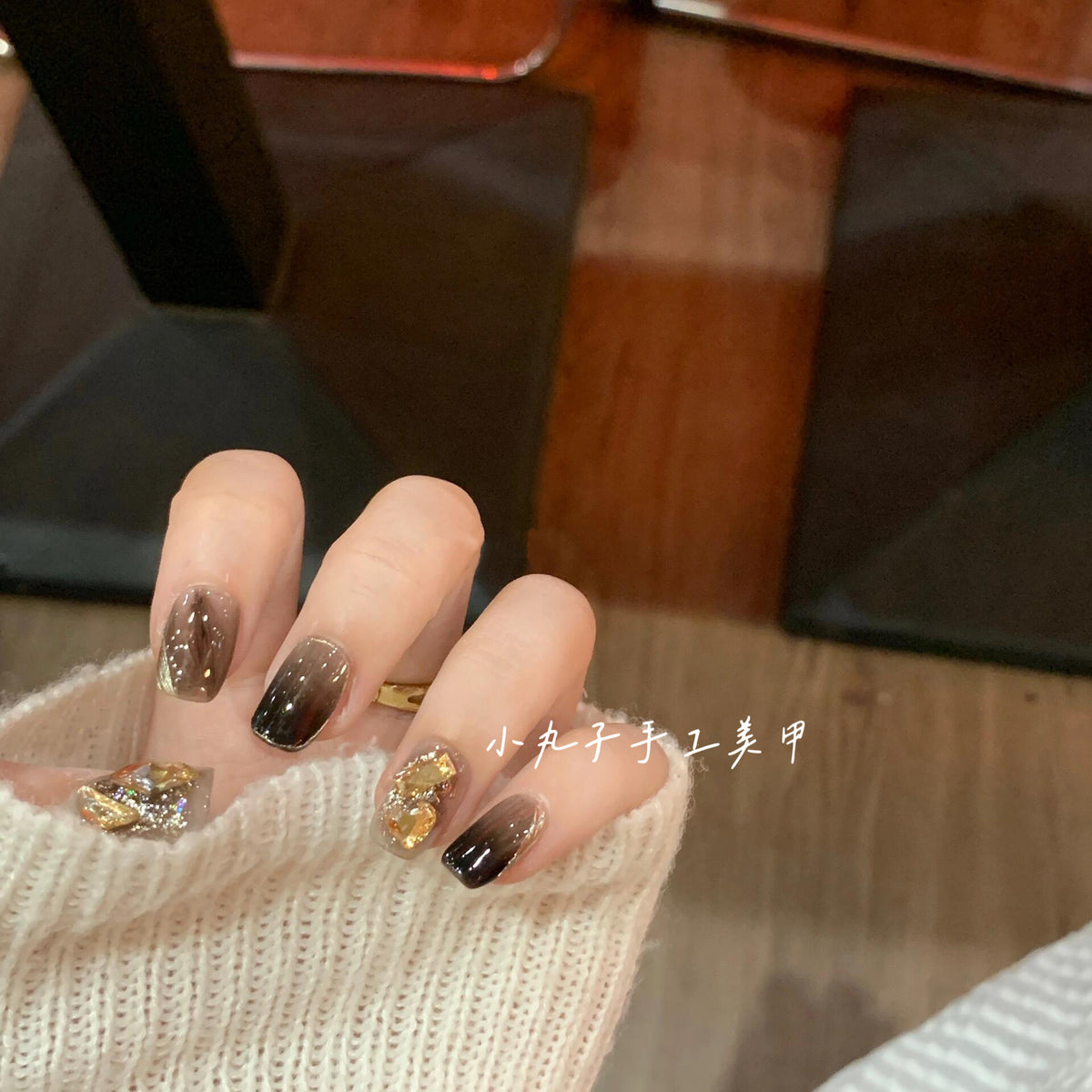 [Dark Crystal] Sheer Black Crystal Graded Nail Art Atmosphere-Inspired Press-on Nail 24 Styles Brightening Versatile Look