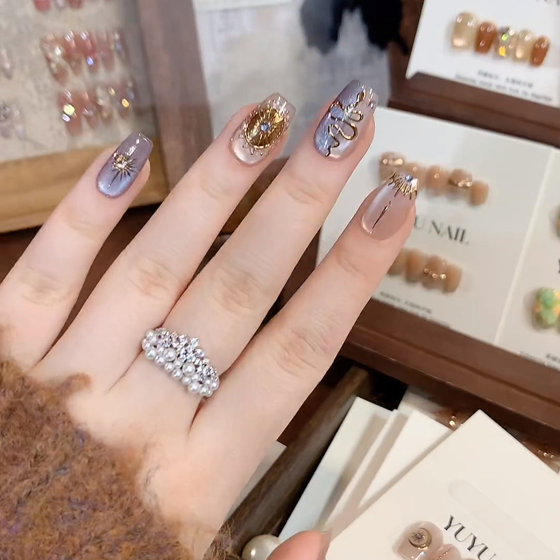 [Nyx] Vintage Totem Baroque Style Cat's Eye Pure Handmade Wearable Nail H206 Model with Box Tool Bag