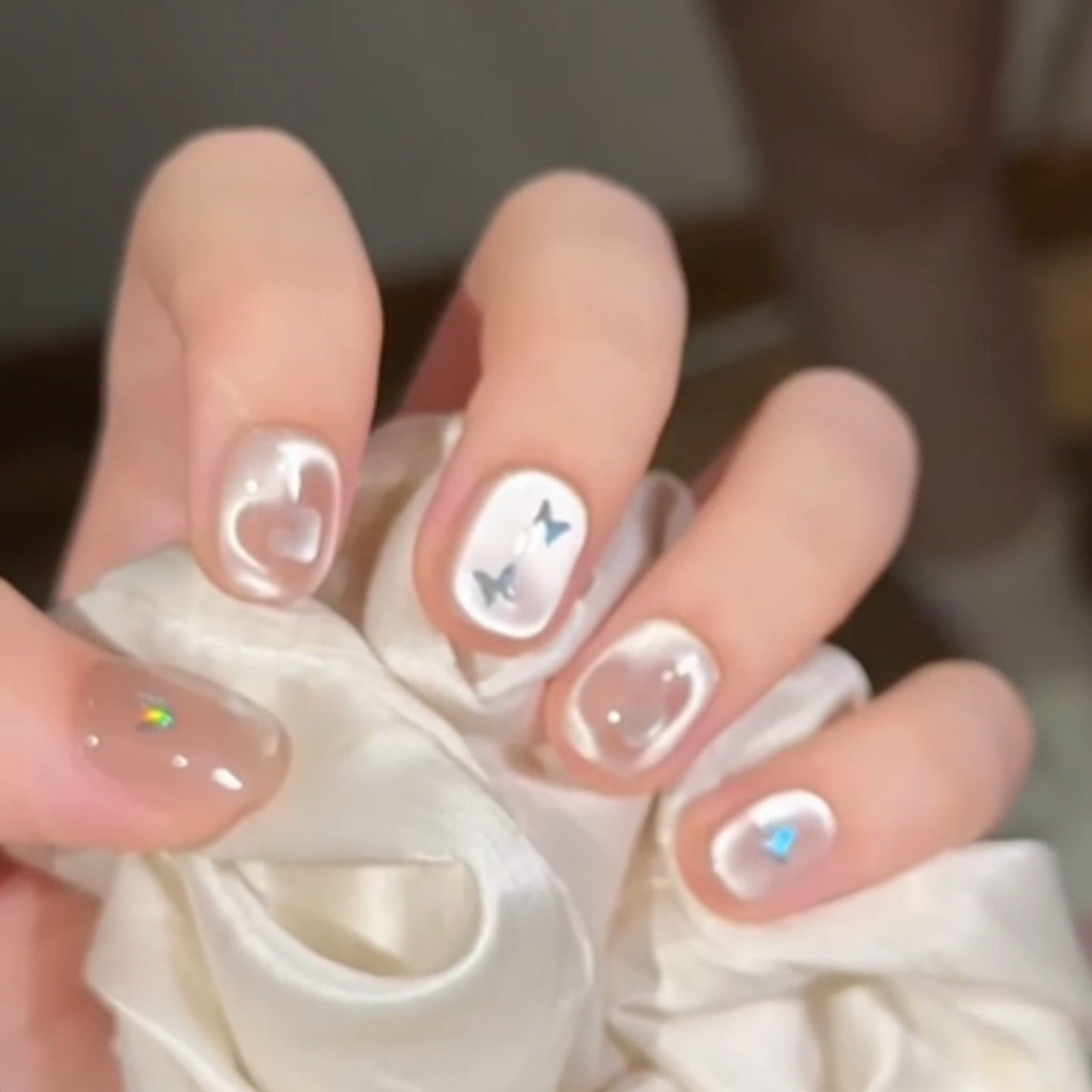Heart-Moving Butterfly Nude Transparent Glass Bead Cute Small Short Nail, Pure Handmade Wear-On Nails B48 Crystal